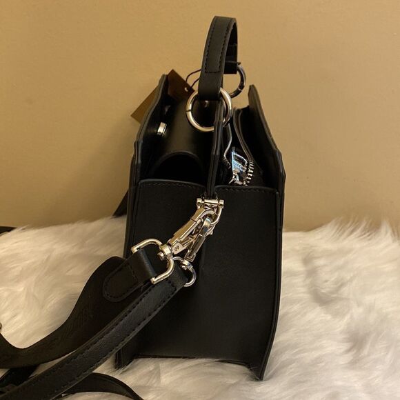 NWT Steve Madden (Bevelyn) Crossbody Bag w/ Airpod Pouch - Black - Viral TikTok - Picture 8 of 14